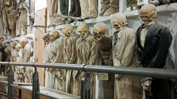 D3D6NF Palermo, Italy, natural mummies in the Catacombs of the Capuchins Credit: Alamy one time use for Traveller only FEE APPLIES