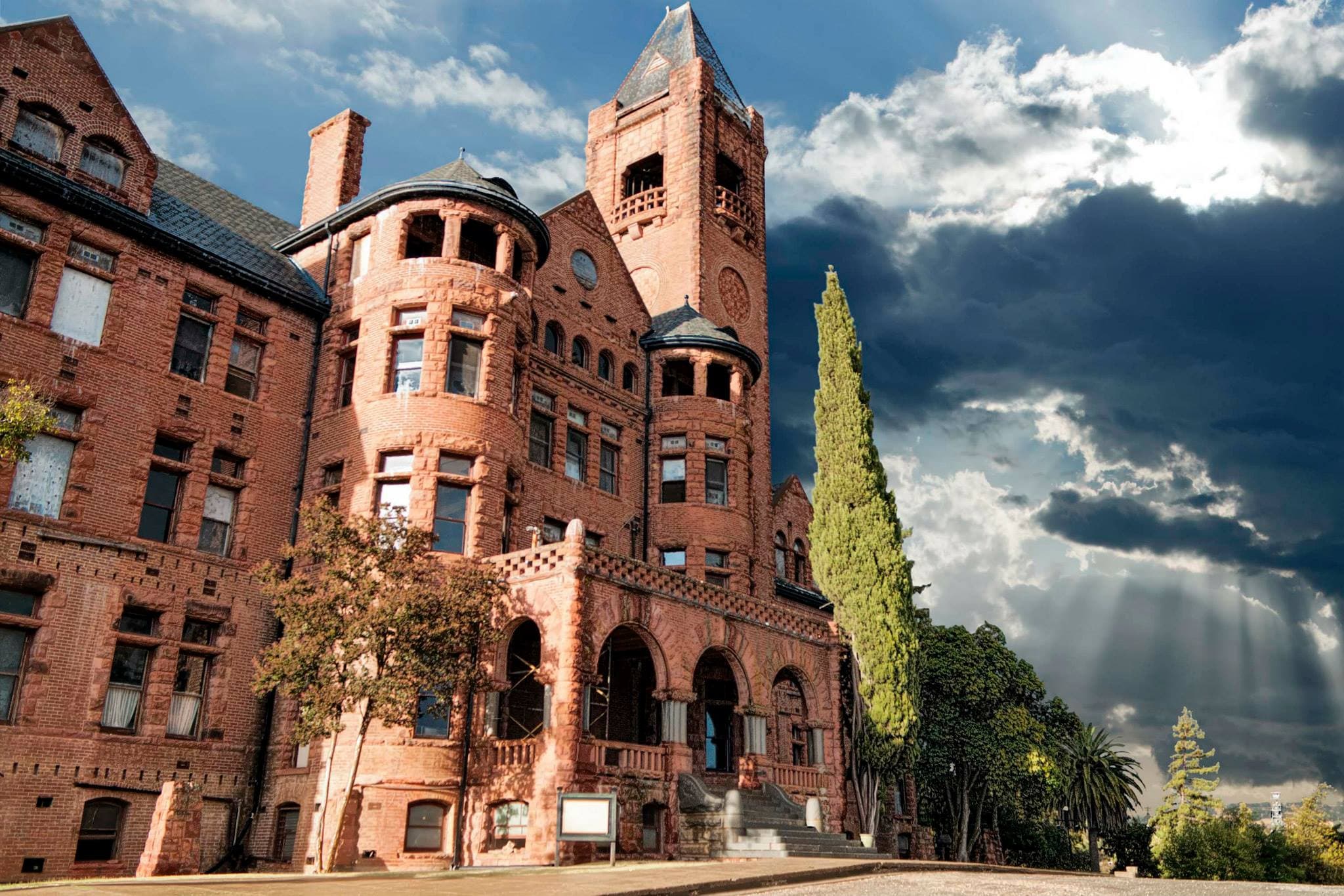 Old New England farmhouse